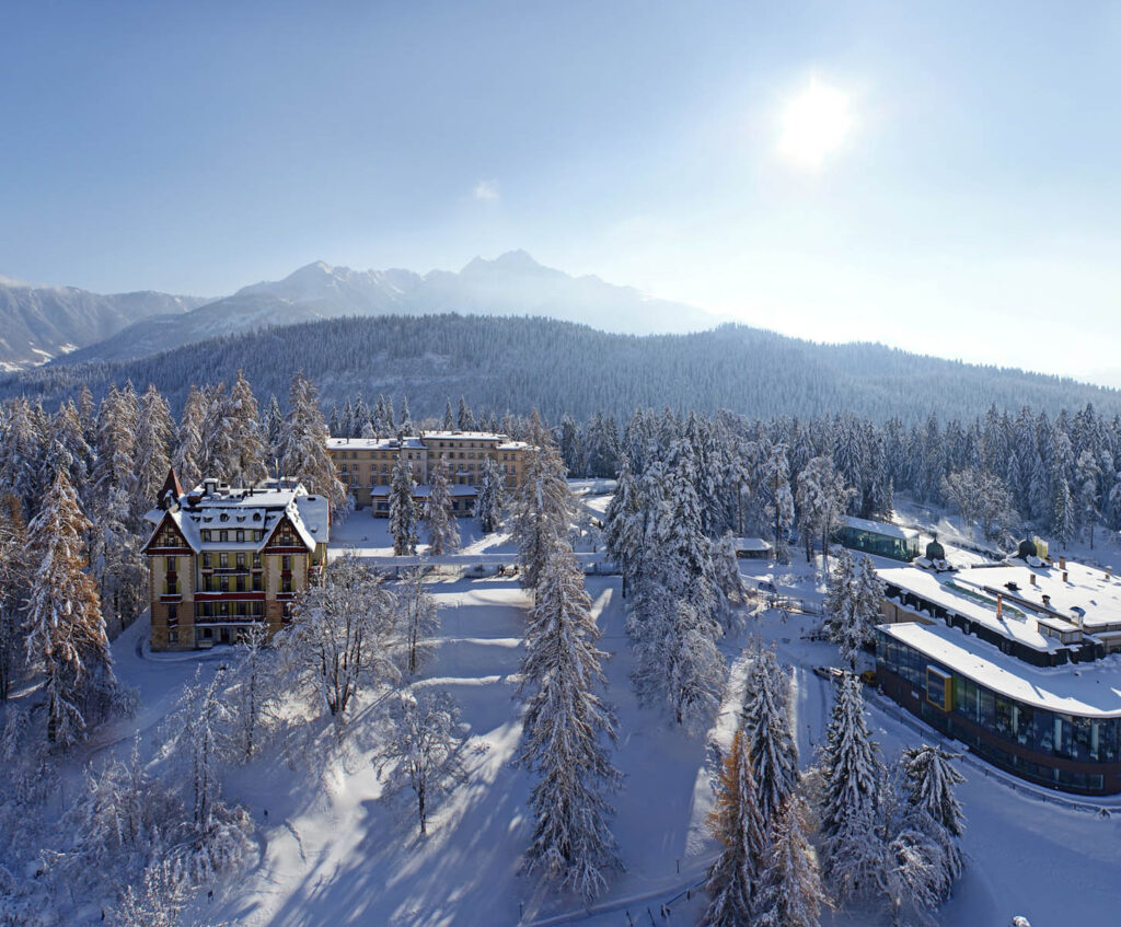 waldhaus flims resort panoramabild winter
