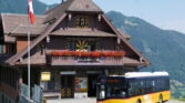 TSB Bergstation Sommer mit Postauto nah