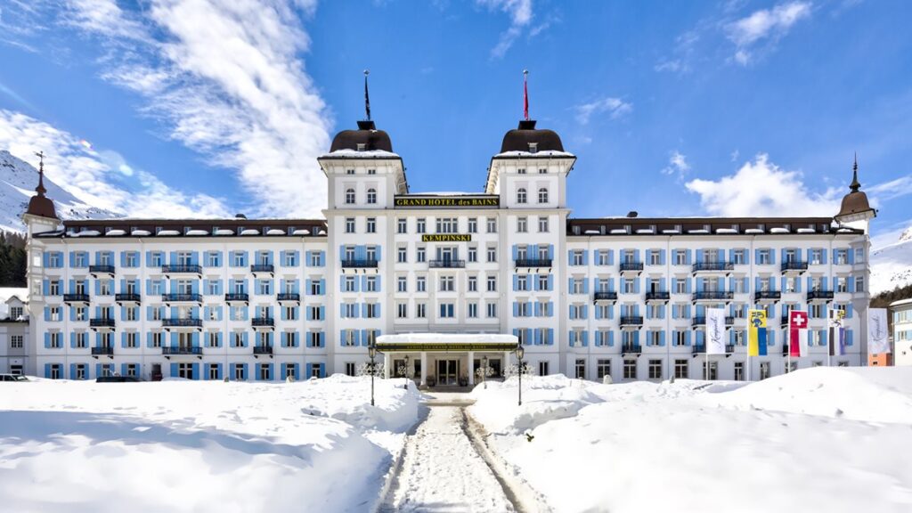 hotel frontal winter