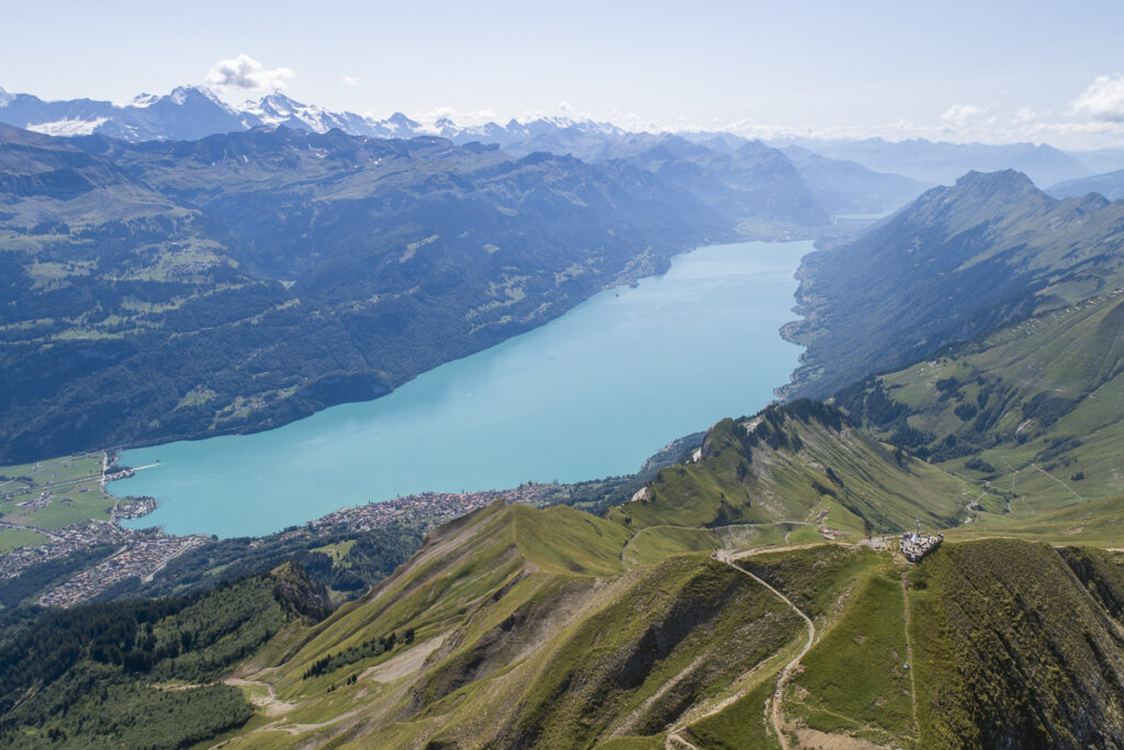 Gipfel Restaurant Rothorn Sommer aussen Weitblick 16