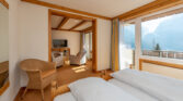 JS Grindelwald 24