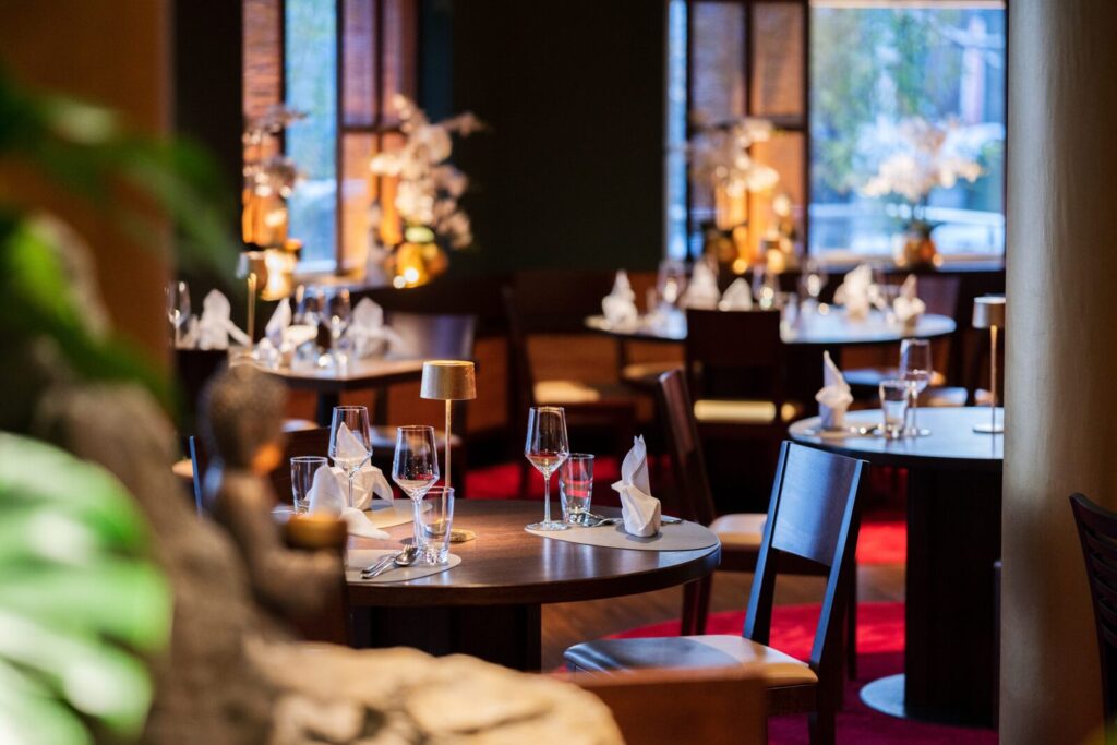 Thai Restaurant Siam Raeumlichkeiten 3000x2000 1