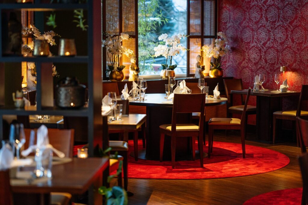 Thai Restaurant Siam Raeumlichkeiten 3000x2000 2