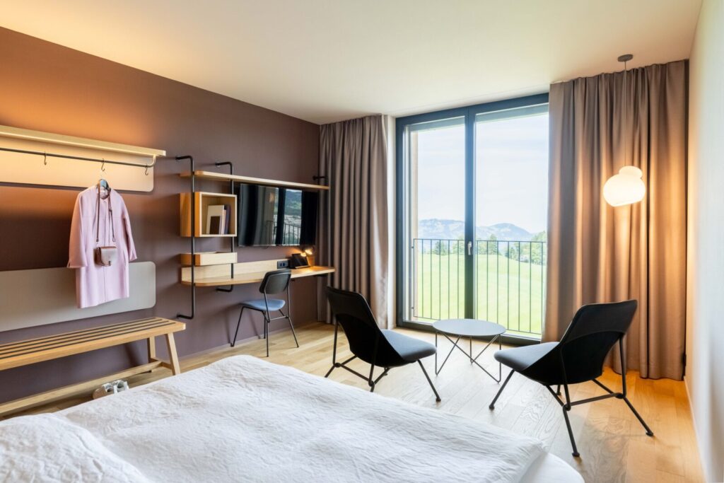 418 VL ARC STOOSLODGE 591500 HDR