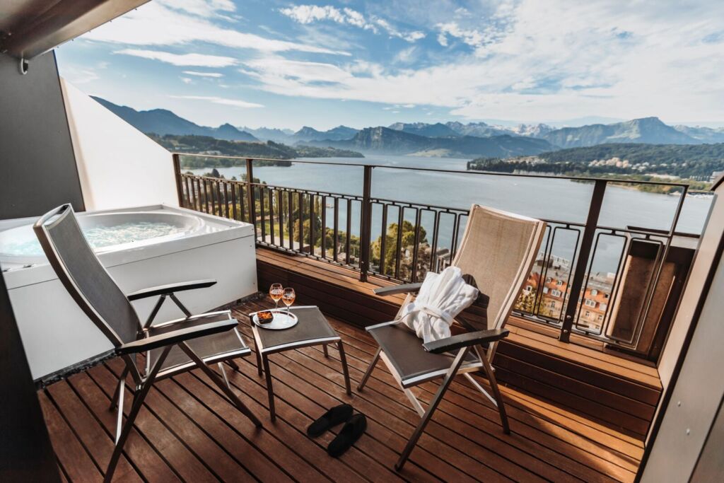 9 Hotel Montana Luzern Penthouse Spa Suite