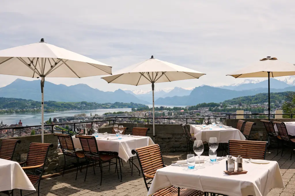 CG 2305 PLM Restaurant Terrasse02 2