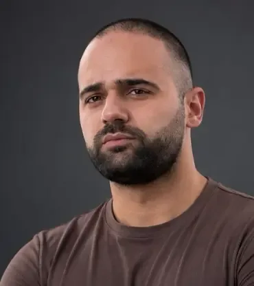 Elvir, Chief AI Developer bei Outwork